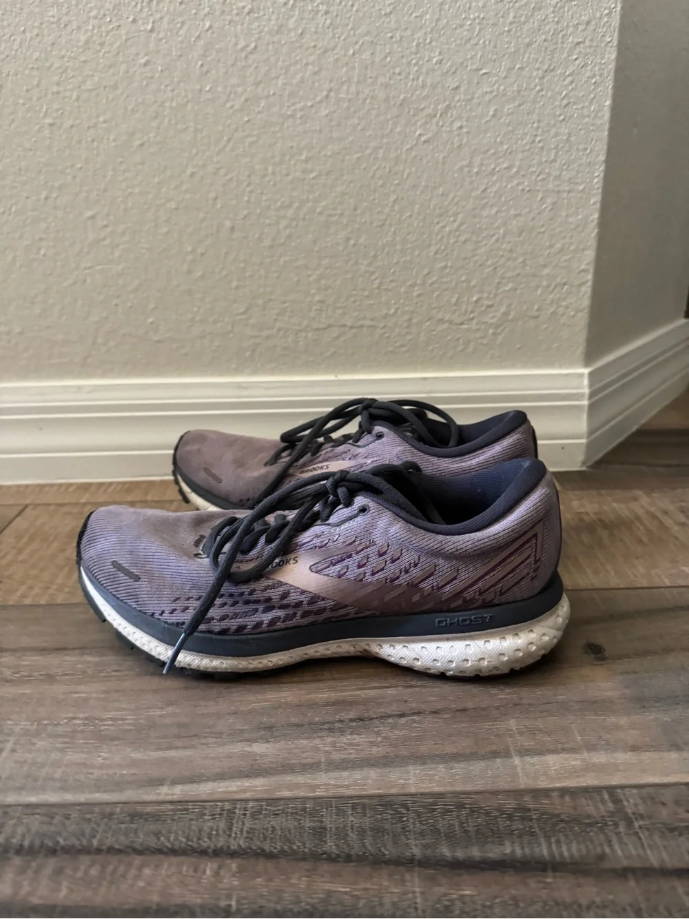 Brooks light lavender